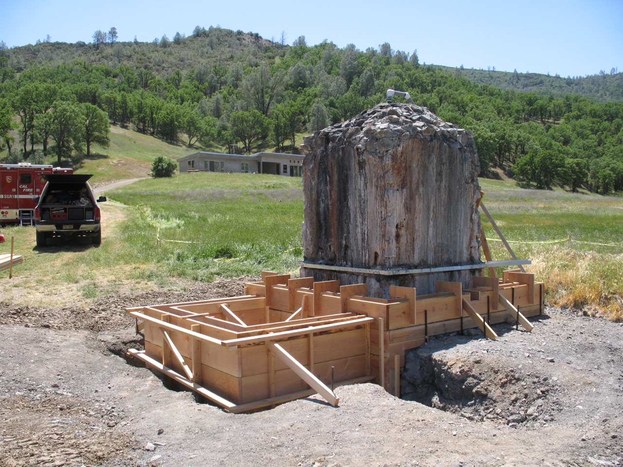 Reservoir and mote form 1