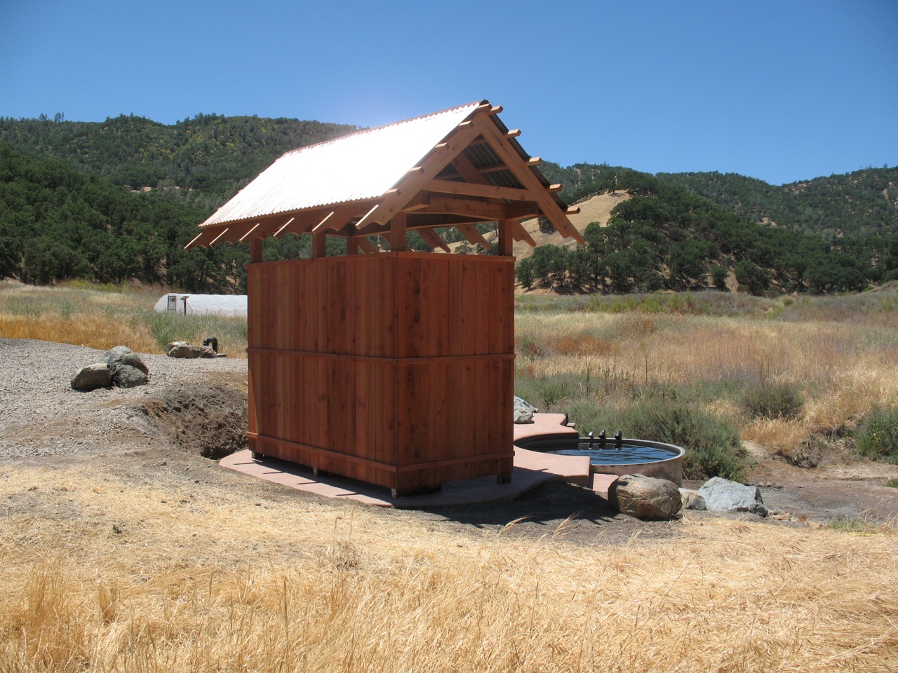 Completed tub patio and shade structure 2