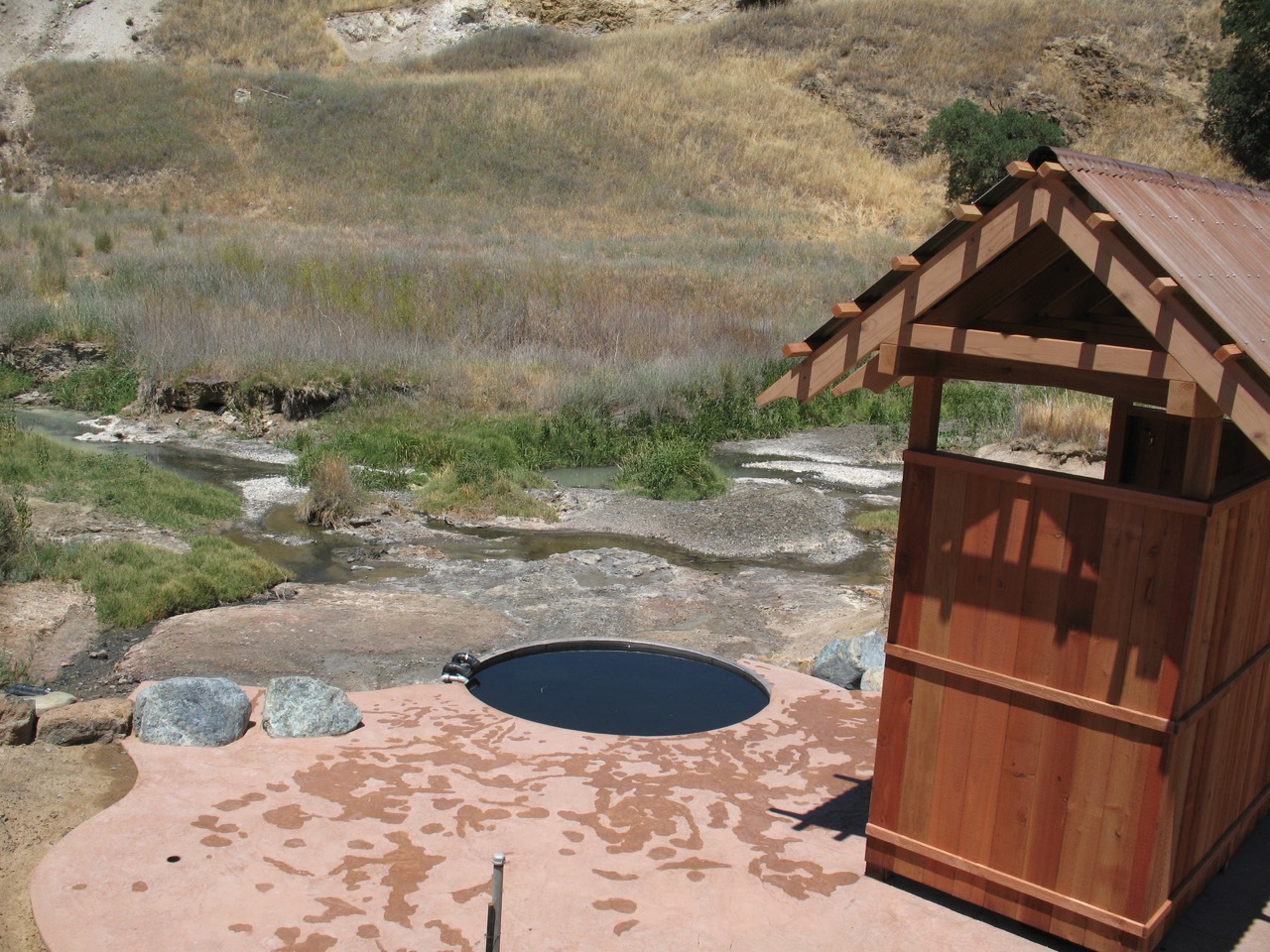 Completed tub patio and shade structure 4