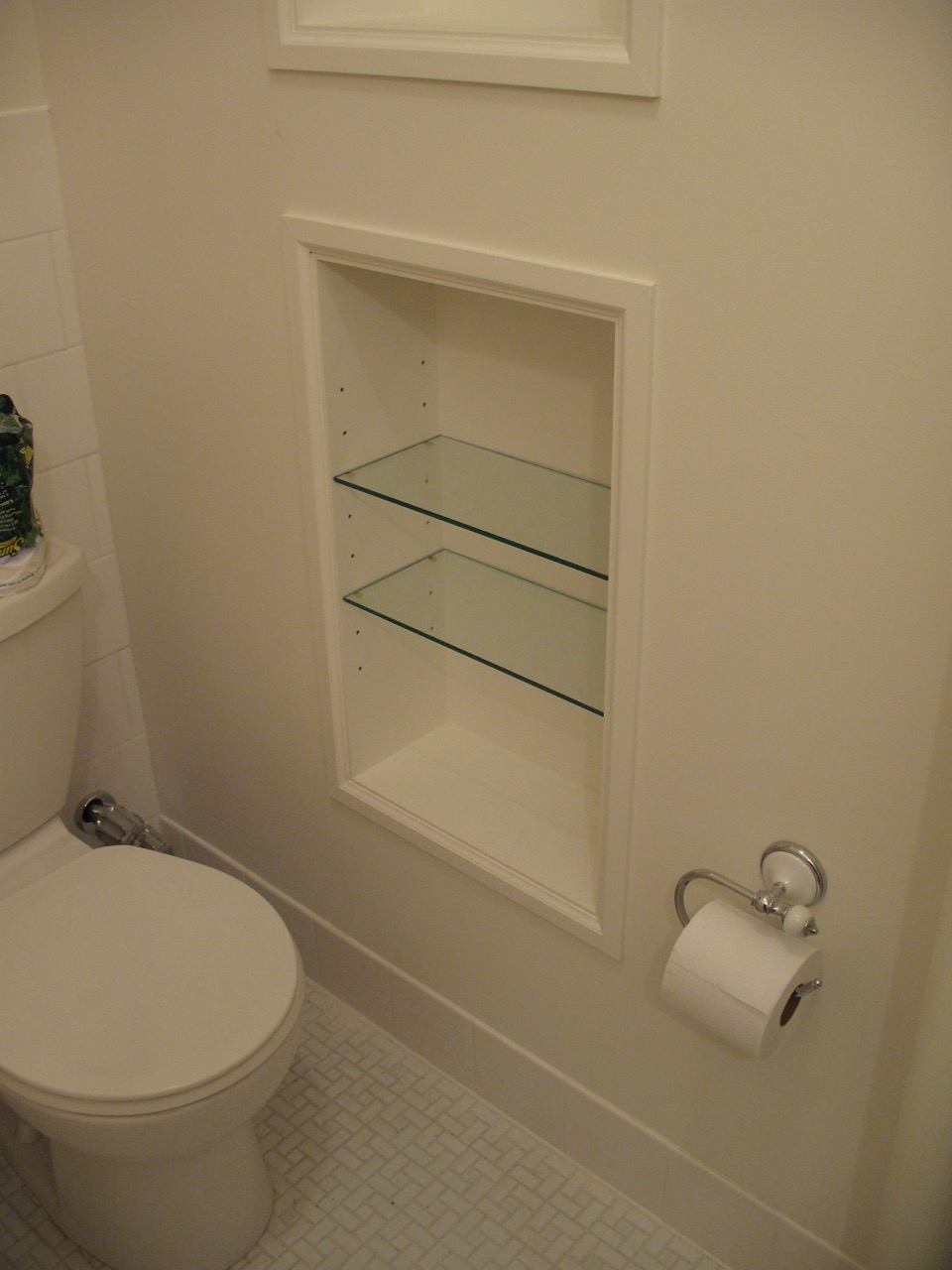 Bathroom toilet niche