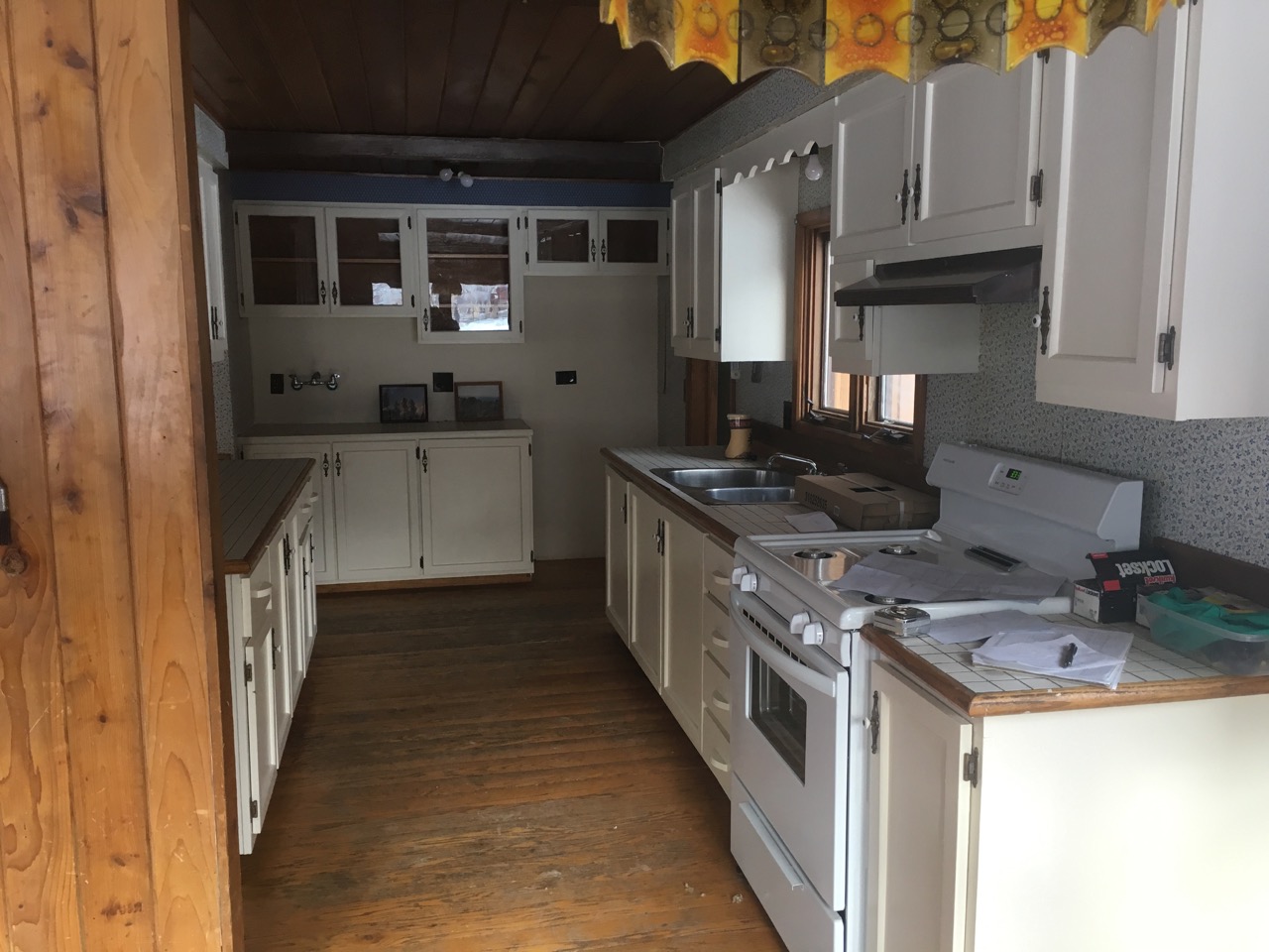 Existing kitchen (looks normal right?)