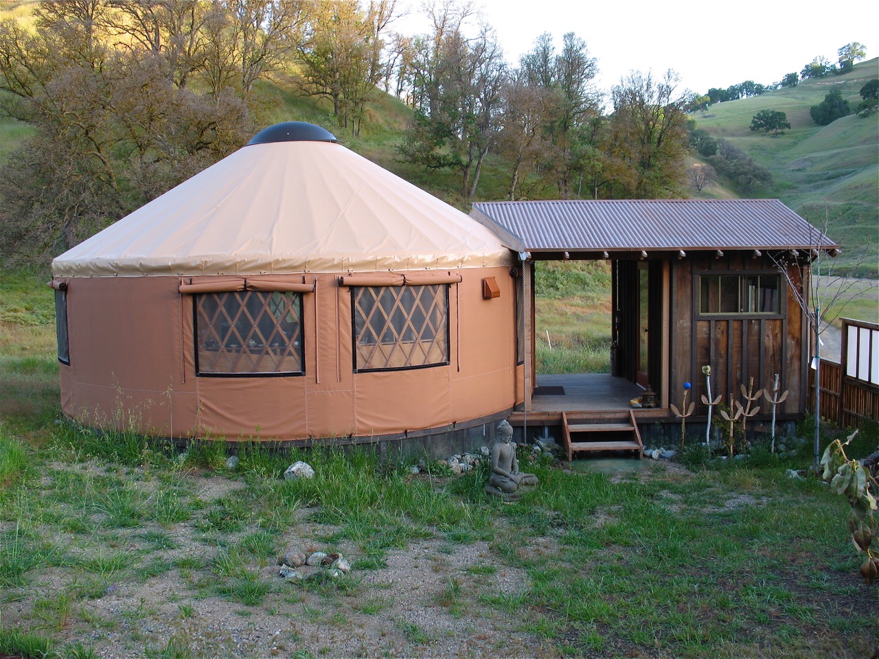 Yurt and entrance/mudroom 1