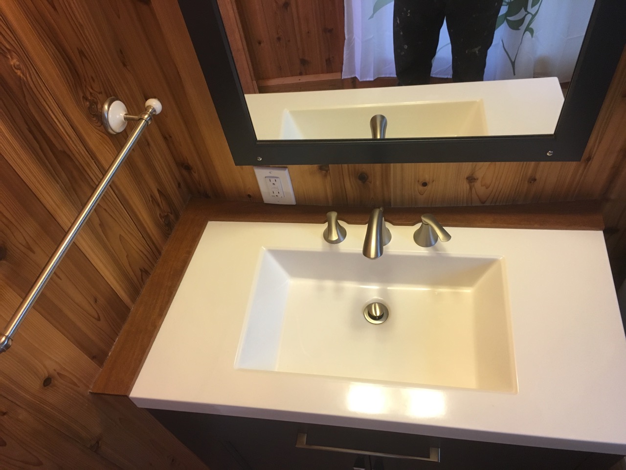 Vanity detail 1
